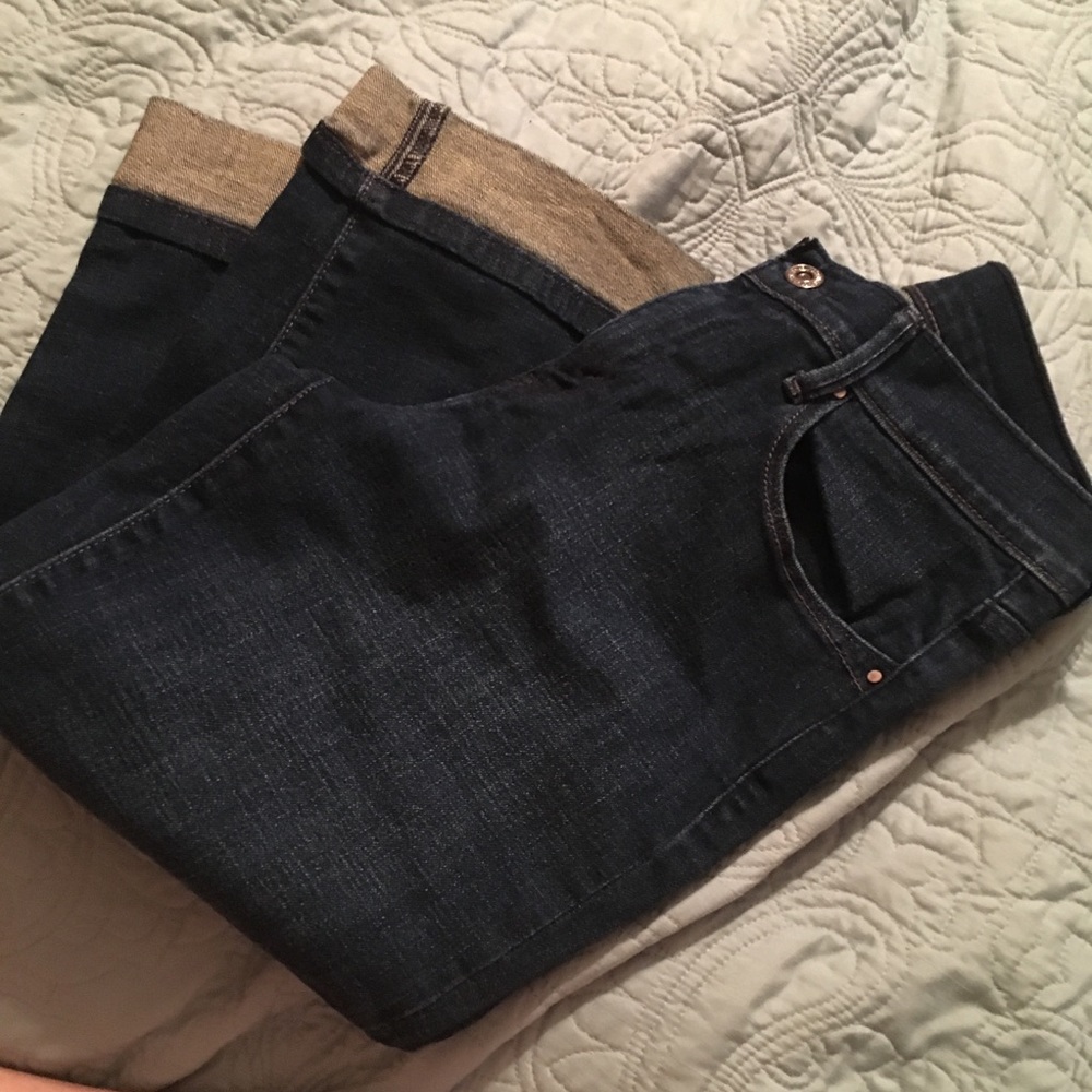 Levi’s Capris - Picture 3 of 6